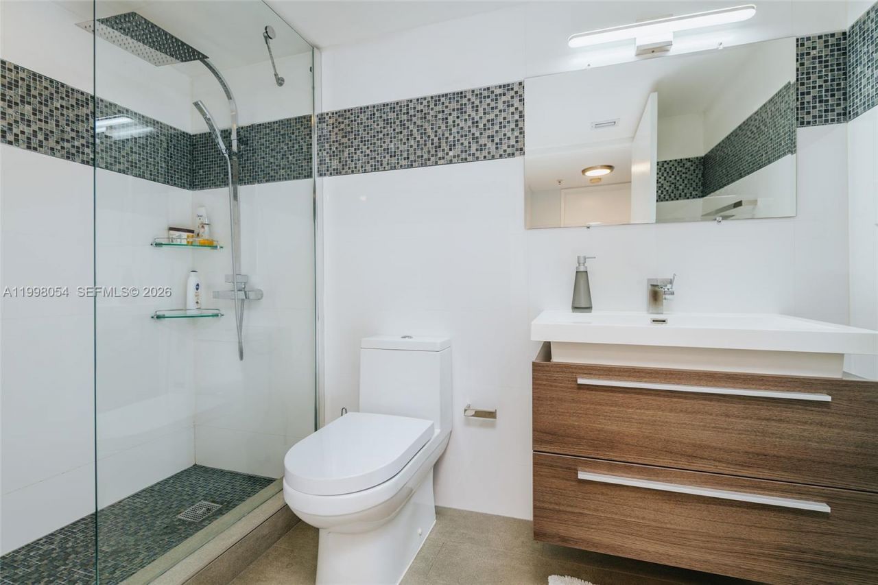 1688 West Ave, Unit 305, Miami Beach, FL 33139 Photo