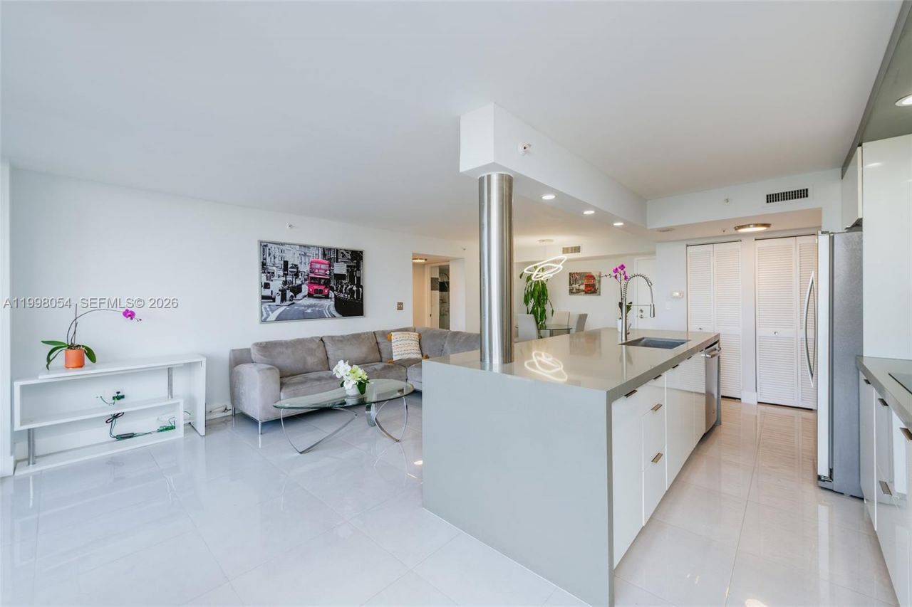 1688 West Ave, Unit 305, Miami Beach, FL 33139 Photo