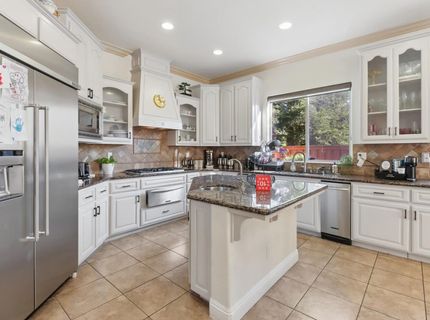 8900 Belford Ct, Roseville, CA 95747 Photo