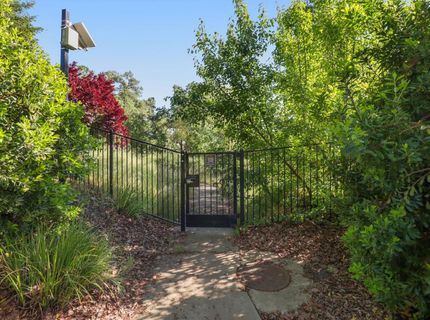 8900 Belford Ct, Roseville, CA 95747 Photo
