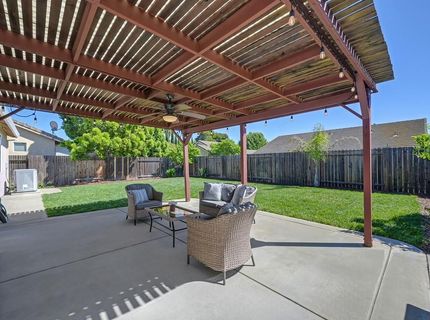 9226 Lucchesi Dr, Sacramento, CA 95829 Photo