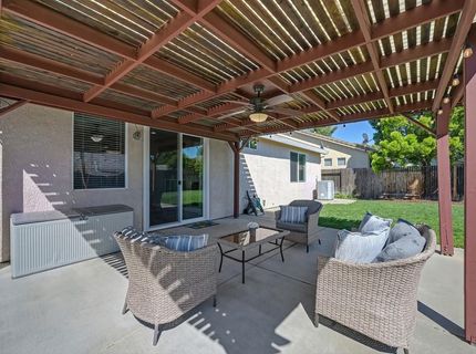 9226 Lucchesi Dr, Sacramento, CA 95829 Photo
