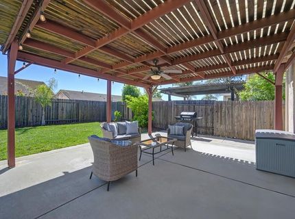 9226 Lucchesi Dr, Sacramento, CA 95829 Photo