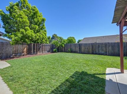 9226 Lucchesi Dr, Sacramento, CA 95829 Photo