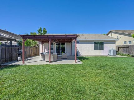 9226 Lucchesi Dr, Sacramento, CA 95829 Photo