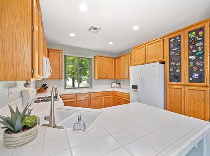 9226 Lucchesi Dr, Sacramento, CA 95829 Photo