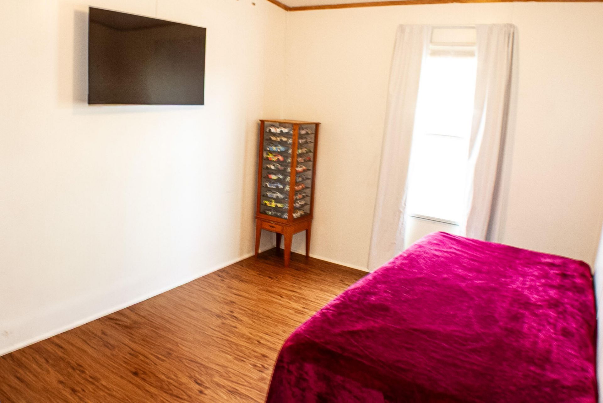 405 Treeline Drive Photo 10