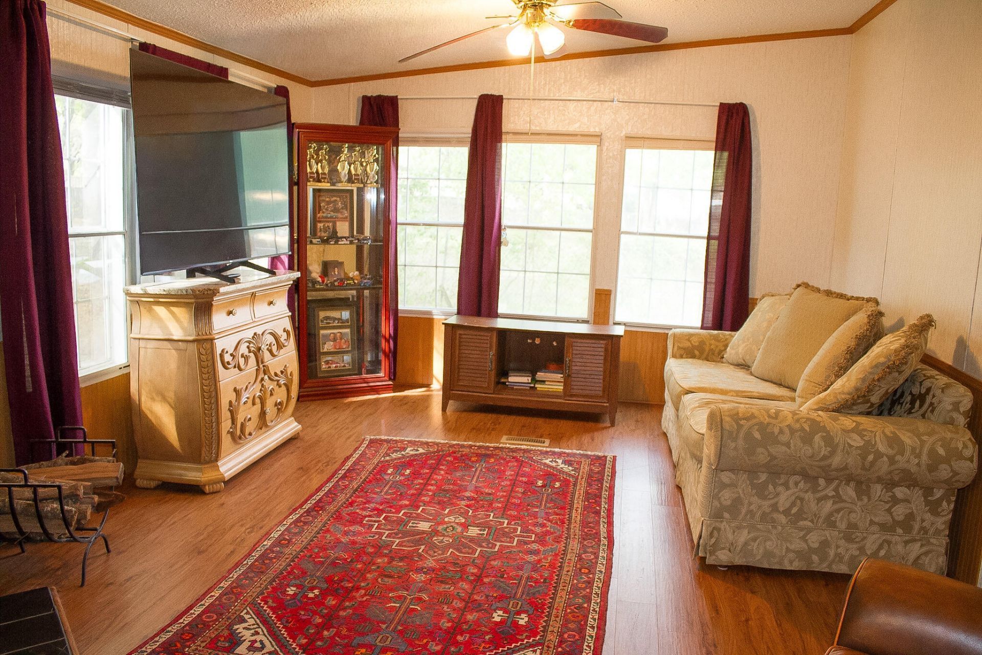 405 Treeline Drive Photo 16