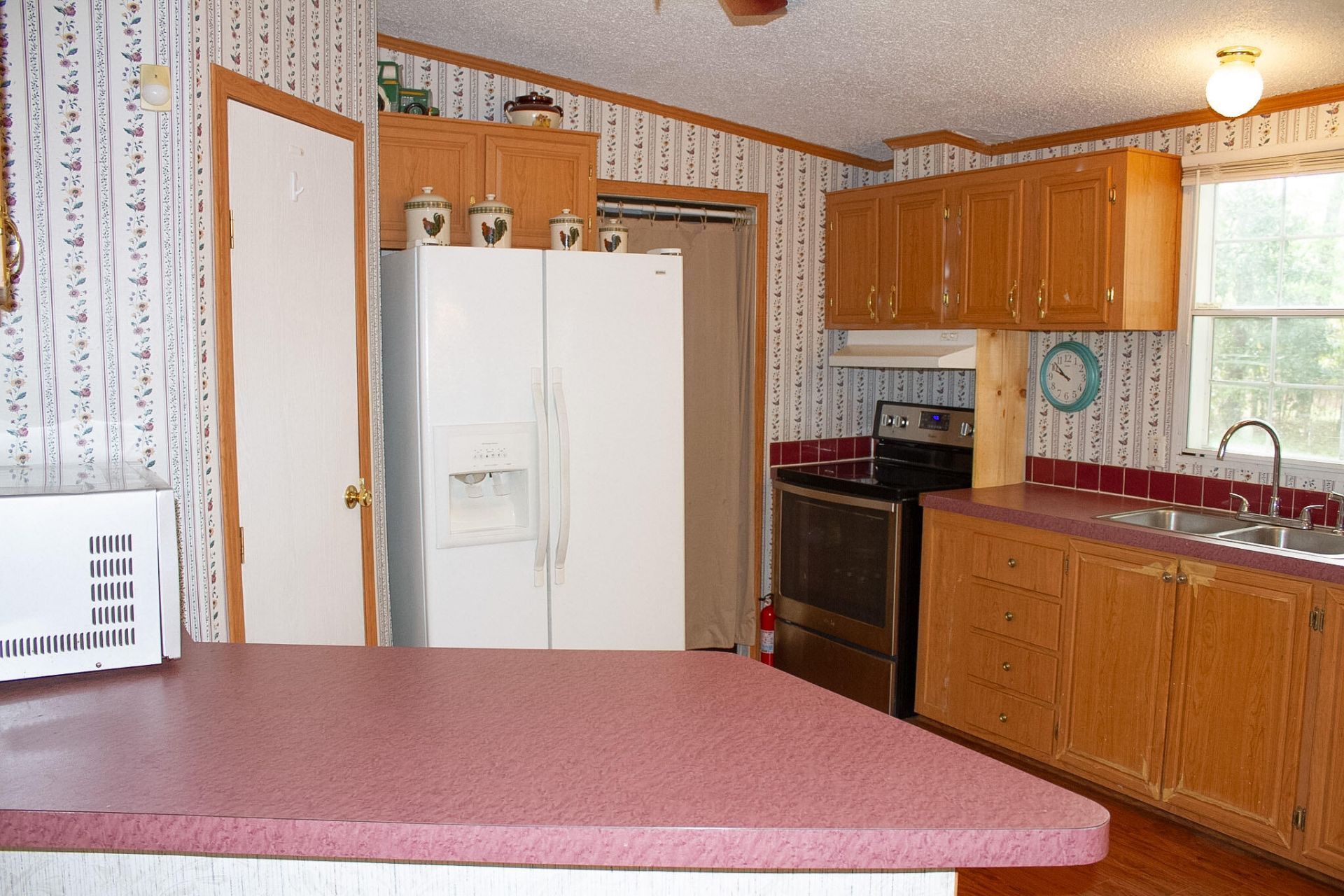 405 Treeline Drive Photo 17