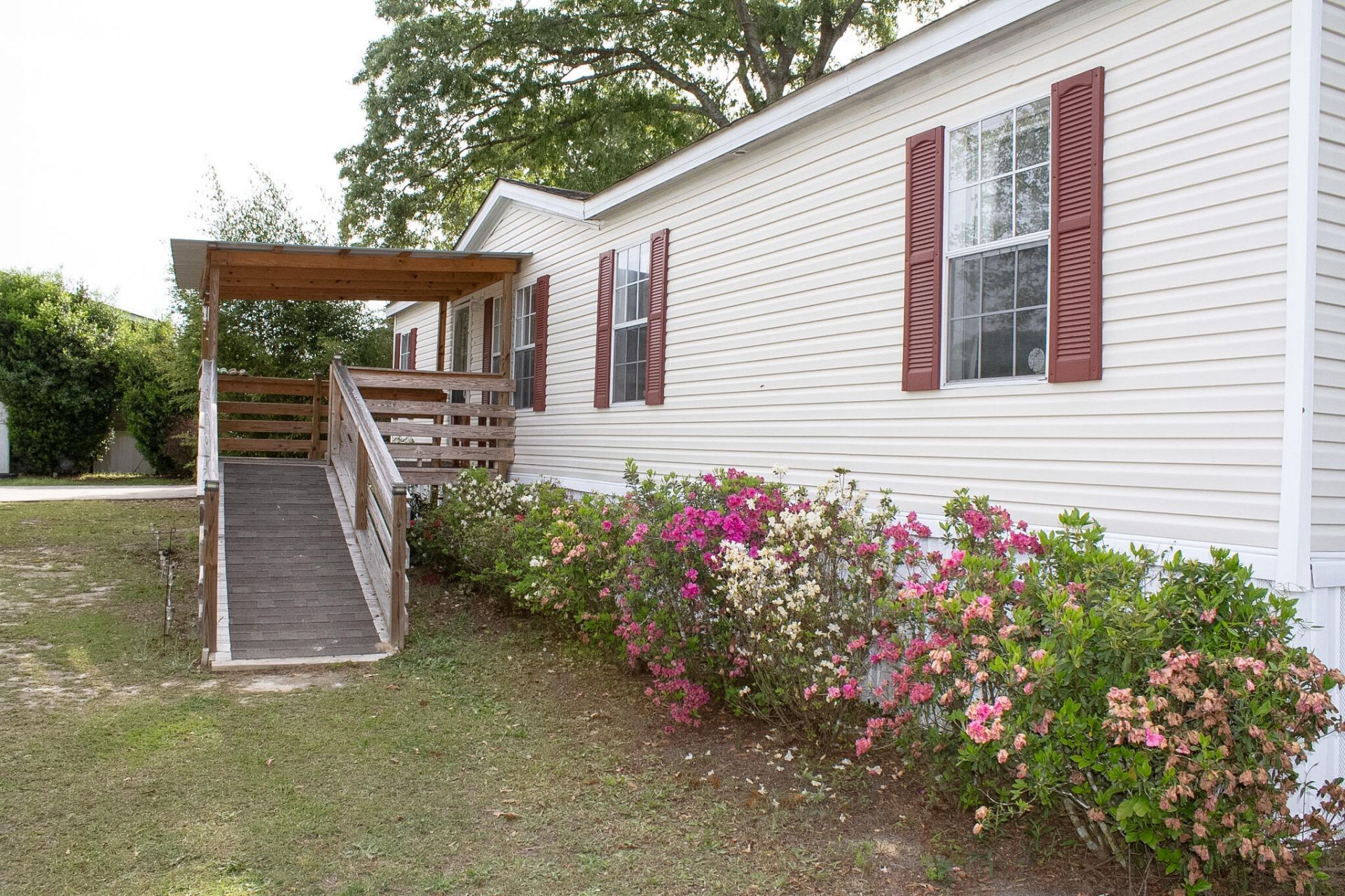 405 Treeline Drive Photo 2