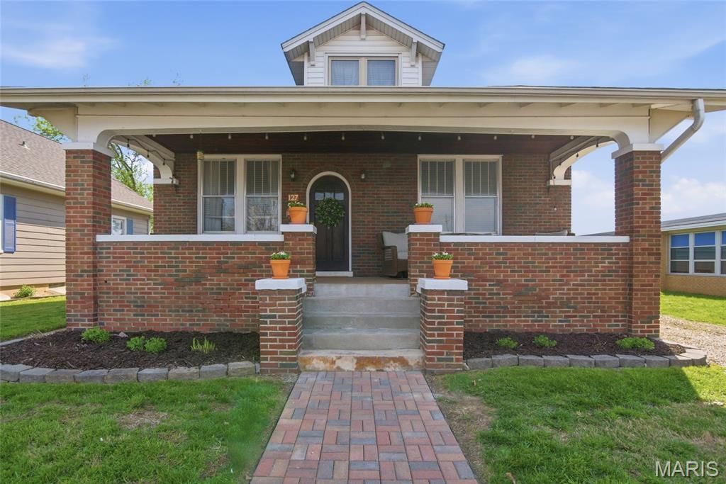 127 S Rapp Avenue, Columbia, IL 62236 Main Photo