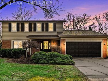 3836 Meadowbrook Drive, Troy, MI 48084