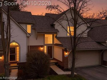 38154 Saratoga Circle, Farmington Hills, MI 48331