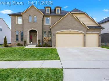 56496 Leeds Lane, Macomb Twp, MI 48042