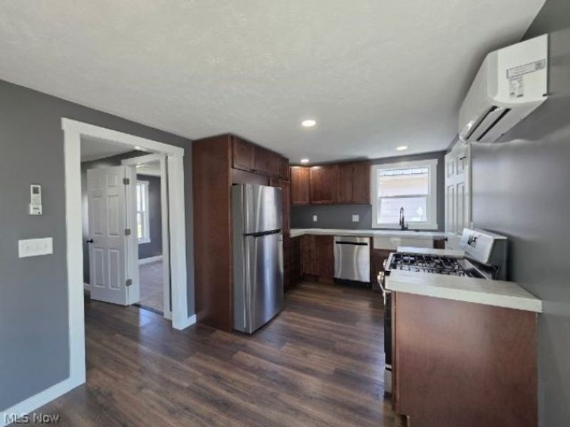 24 E Main Street, Newton Falls, OH 44444 Photo 5