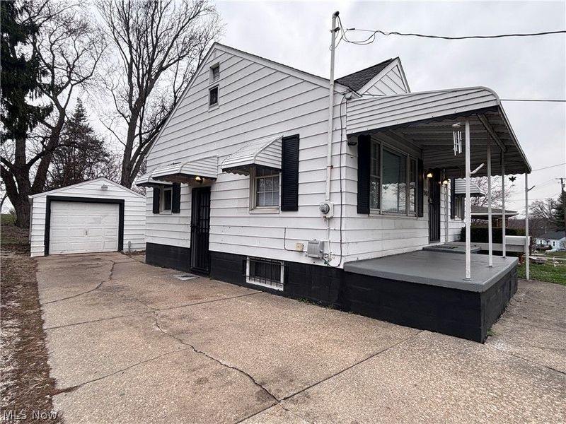 1901 Goodyear Boulevard, Akron, OH 44305 Photo 2