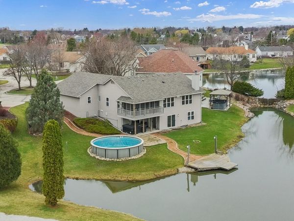 28679 Driftwood COURT, Waterford, WI 53185