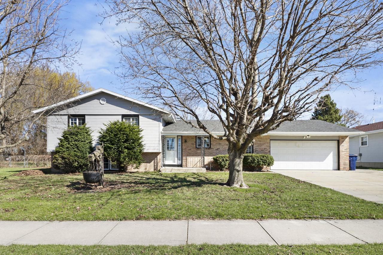 2508 Rockport Road, Janesville, WI 53548 Main Photo