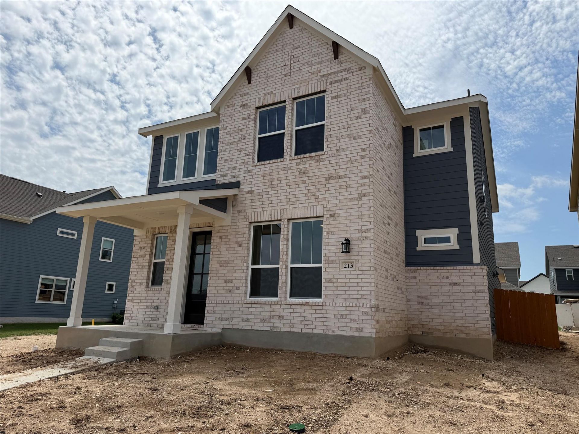 213 Leeland Dr, Liberty Hill, TX 78642 Main Photo
