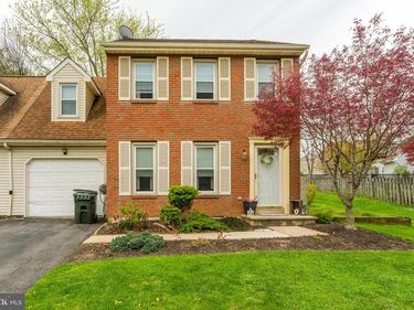 6 WINDWOOD PLACE, LITITZ, PA 17543