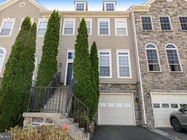 807 BLUEFIELD SQUARE NE , LEESBURG, VA 20176