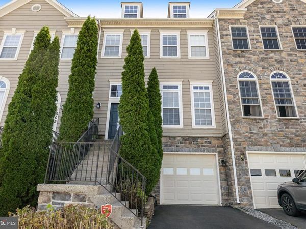 807 BLUEFIELD SQUARE NE , LEESBURG, VA 20176