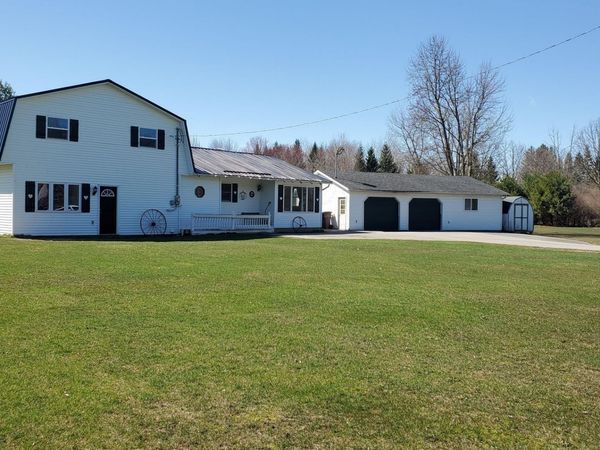 5085 Redstone Road W, St Louis, MI 48880