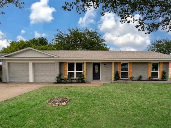 3205 Jamestown Drive, Forest Hill, TX 76140