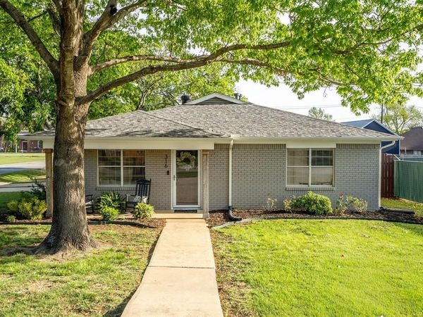 316 W 3rd Street , Justin, TX 76247