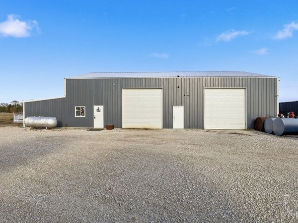 335 N 9250E Road , Momence, IL 60954