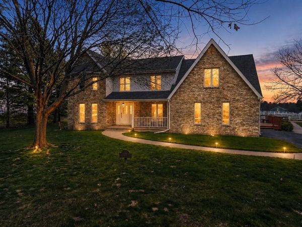 6N777 Palomino Drive, St. Charles, IL 60175