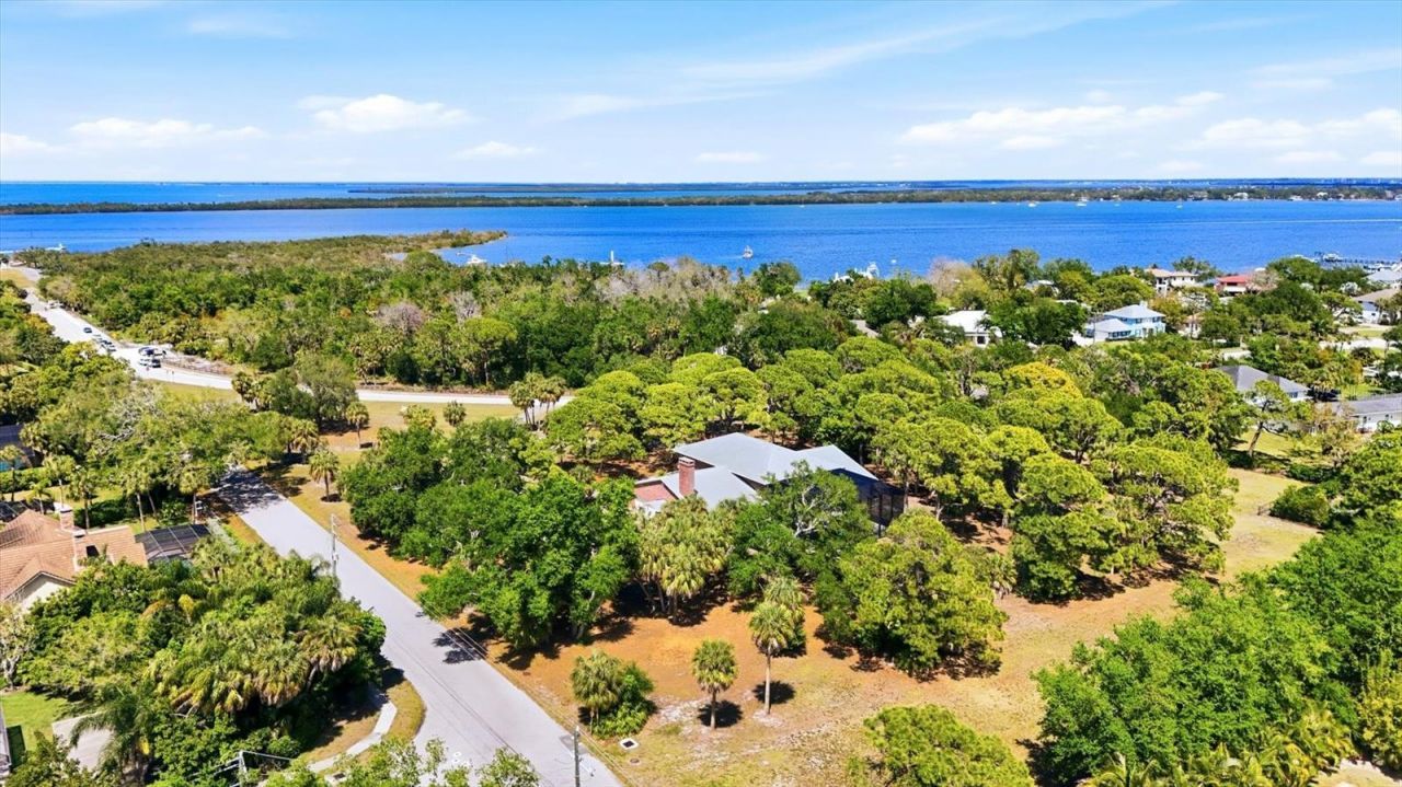 8221 Desoto Memorial Highway, Bradenton, FL 34209 Photo