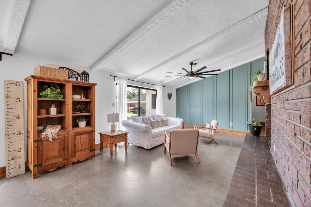 7820 Lithia Pinecrest Road, Lithia, FL 33547 Photo