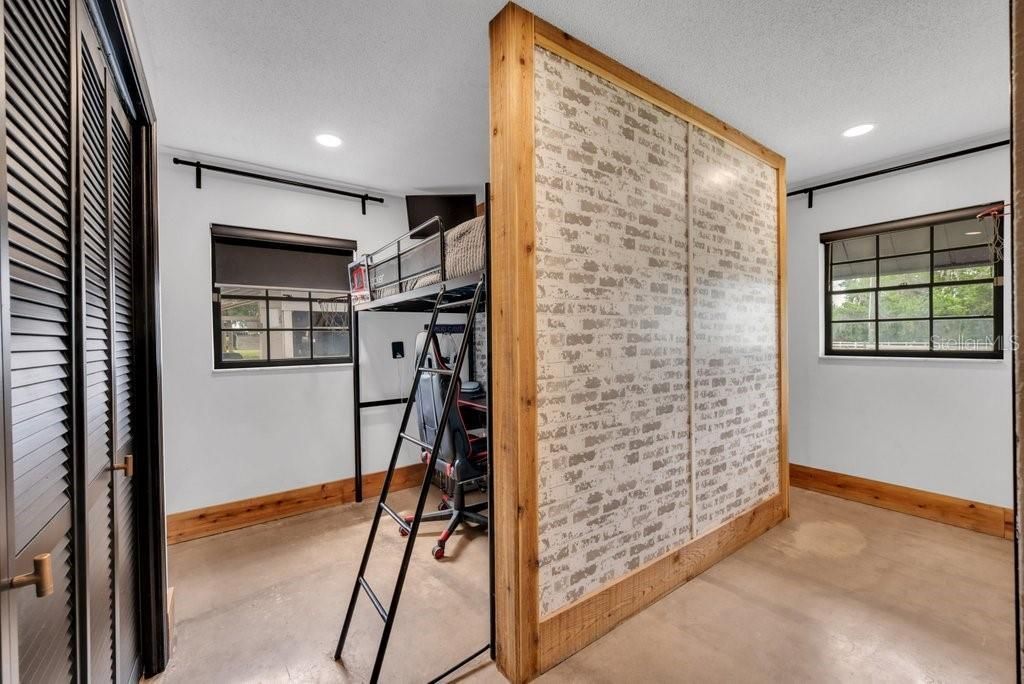 7820 Lithia Pinecrest Road, Lithia, FL 33547 Photo