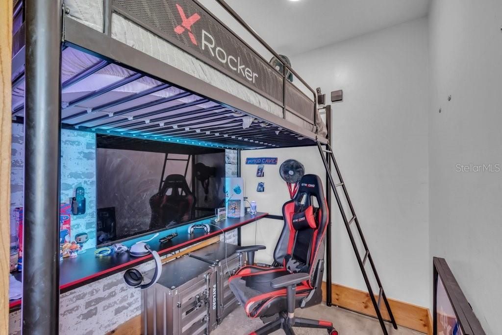 7820 Lithia Pinecrest Road, Lithia, FL 33547 Photo