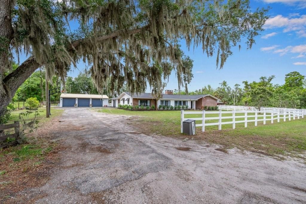7820 Lithia Pinecrest Road, Lithia, FL 33547 Photo