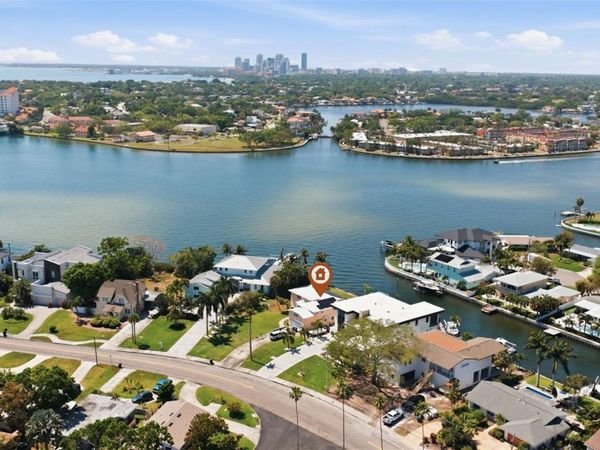 3876 SHORE ACRES BOULEVARD NE, ST PETERSBURG, FL 33703