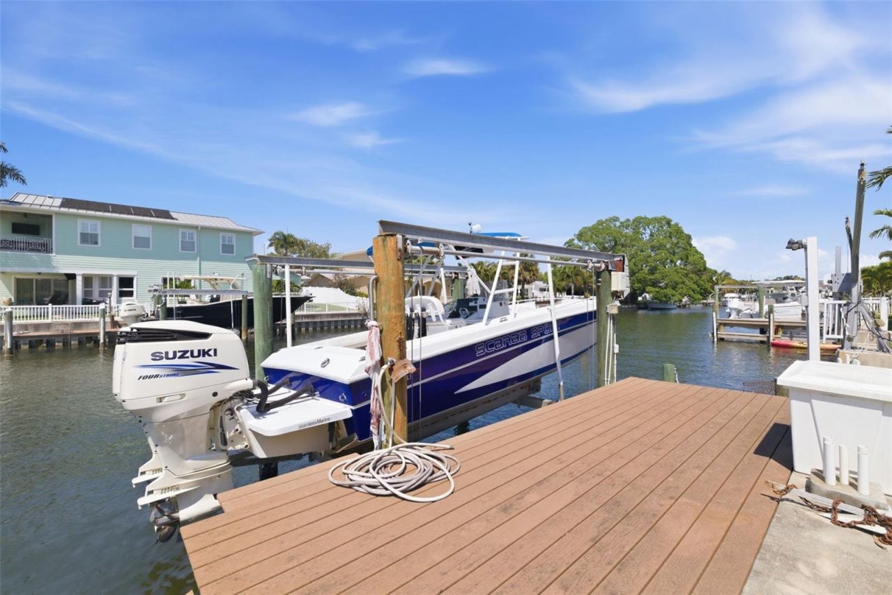 3876 Shore Acres Boulevard Ne, Saint Petersburg, FL 33703 Photo