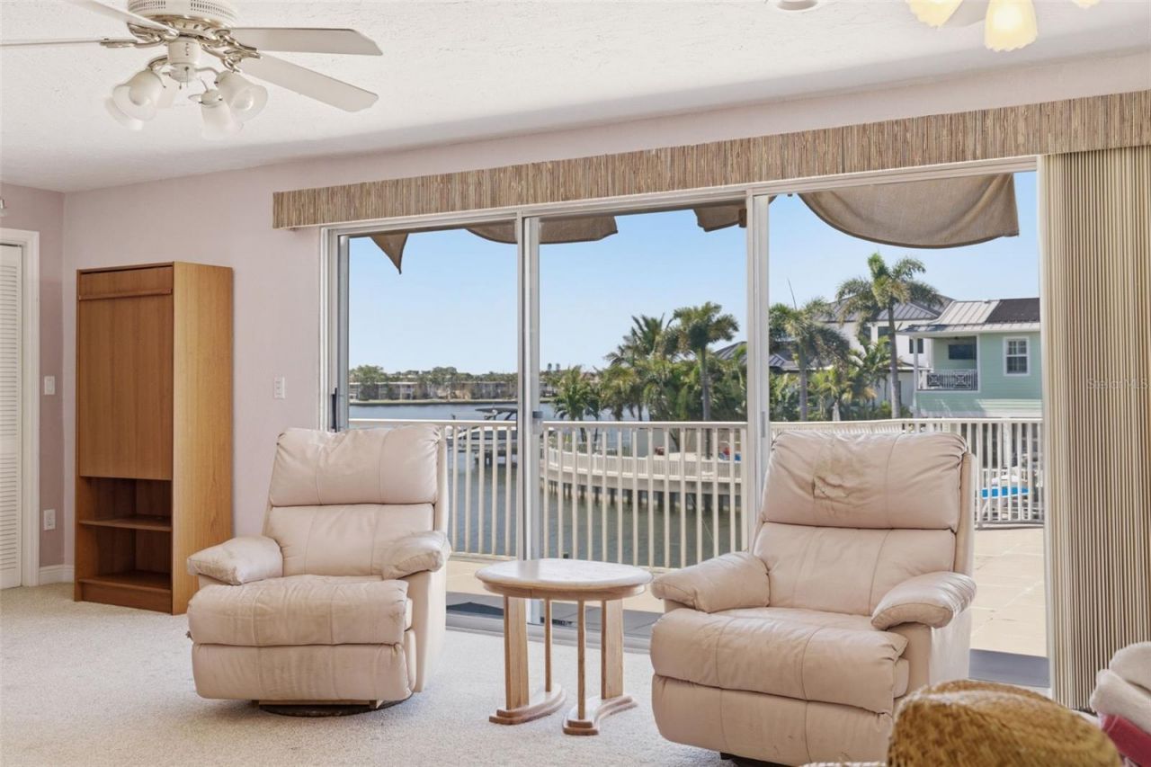 3876 Shore Acres Boulevard Ne, Saint Petersburg, FL 33703 Photo