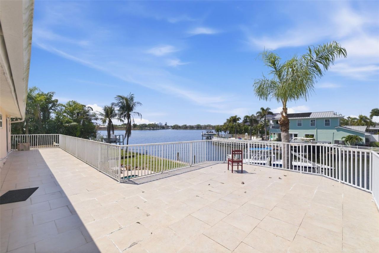 3876 Shore Acres Boulevard Ne, Saint Petersburg, FL 33703 Photo