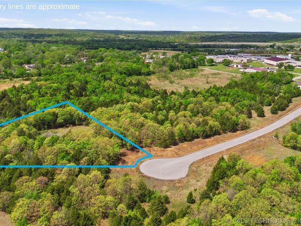 586 S Reagan Avenue, Kellyville, OK 74039