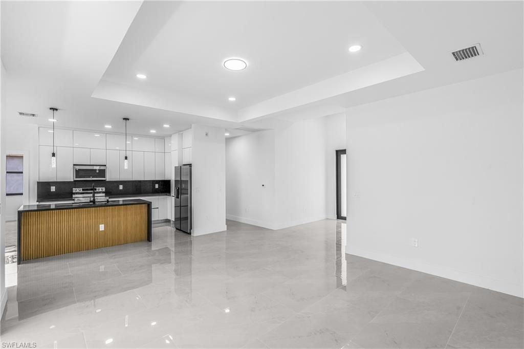 618 Raintree St E, Lehigh Acres, FL 33974 Photo