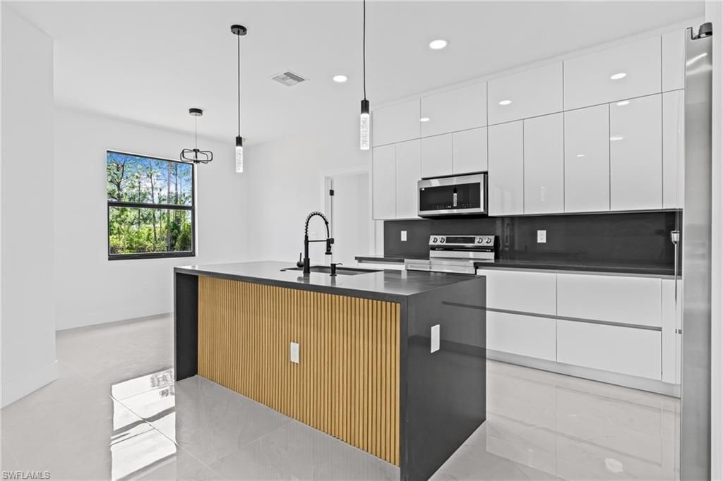 618 Raintree St E, Lehigh Acres, FL 33974 Photo