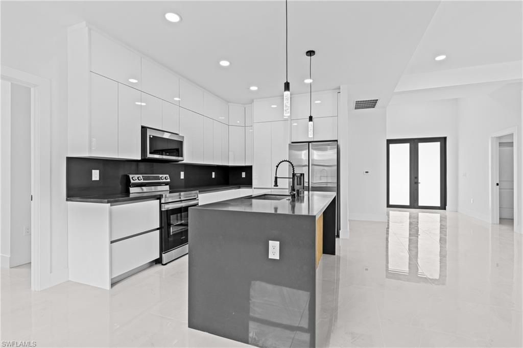 618 Raintree St E, Lehigh Acres, FL 33974 Photo