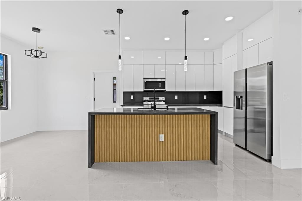 618 Raintree St E, Lehigh Acres, FL 33974 Photo