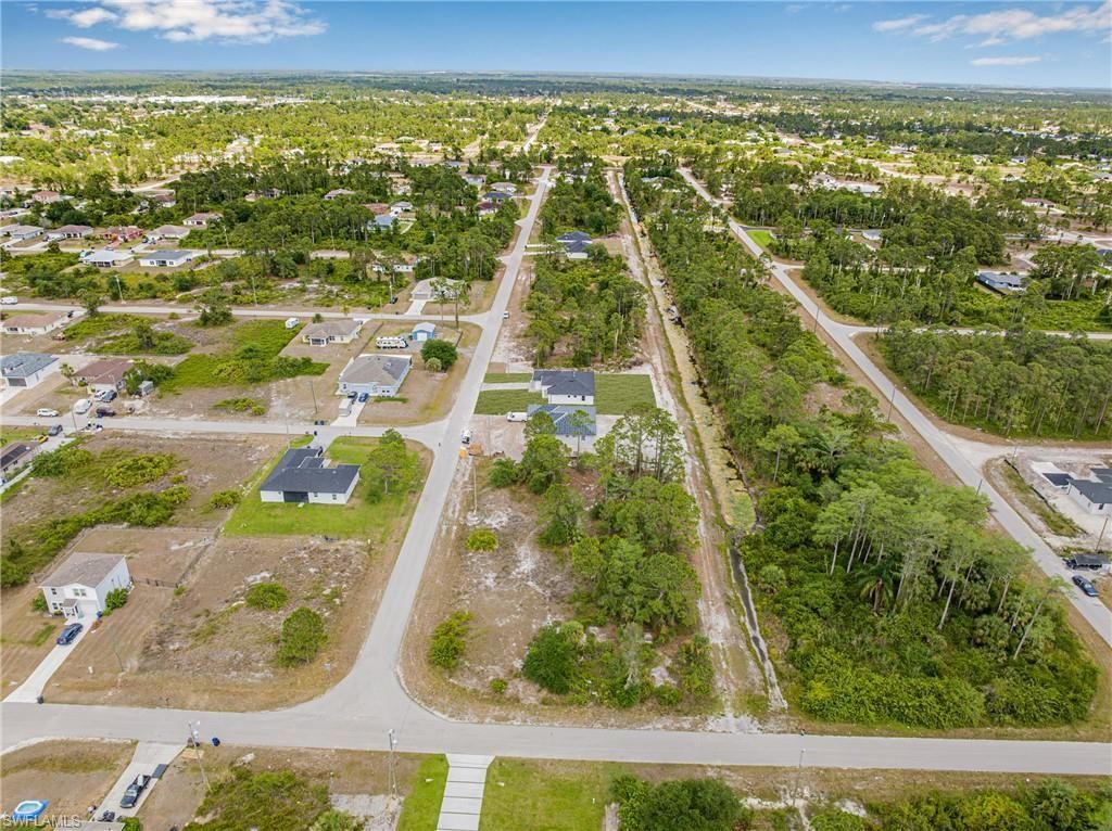 618 Raintree St E, Lehigh Acres, FL 33974 Photo