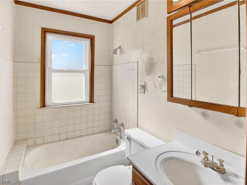 1516 Sunview Road, Lyndhurst, OH 44124 Photo 12