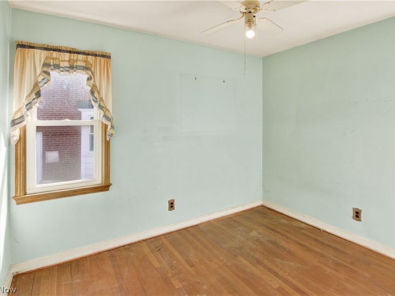 1516 Sunview Road, Lyndhurst, OH 44124 Photo 13