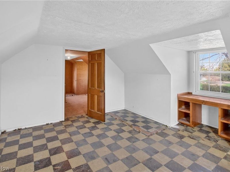 1516 Sunview Road, Lyndhurst, OH 44124 Photo 21