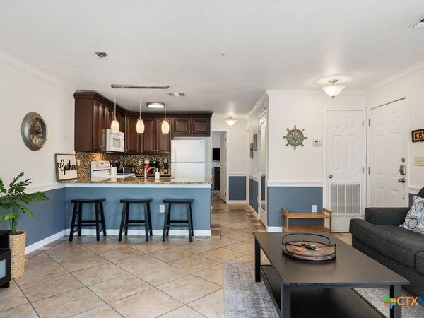 730 E Mather Street, Unit L301, New Braunfels, TX 78130